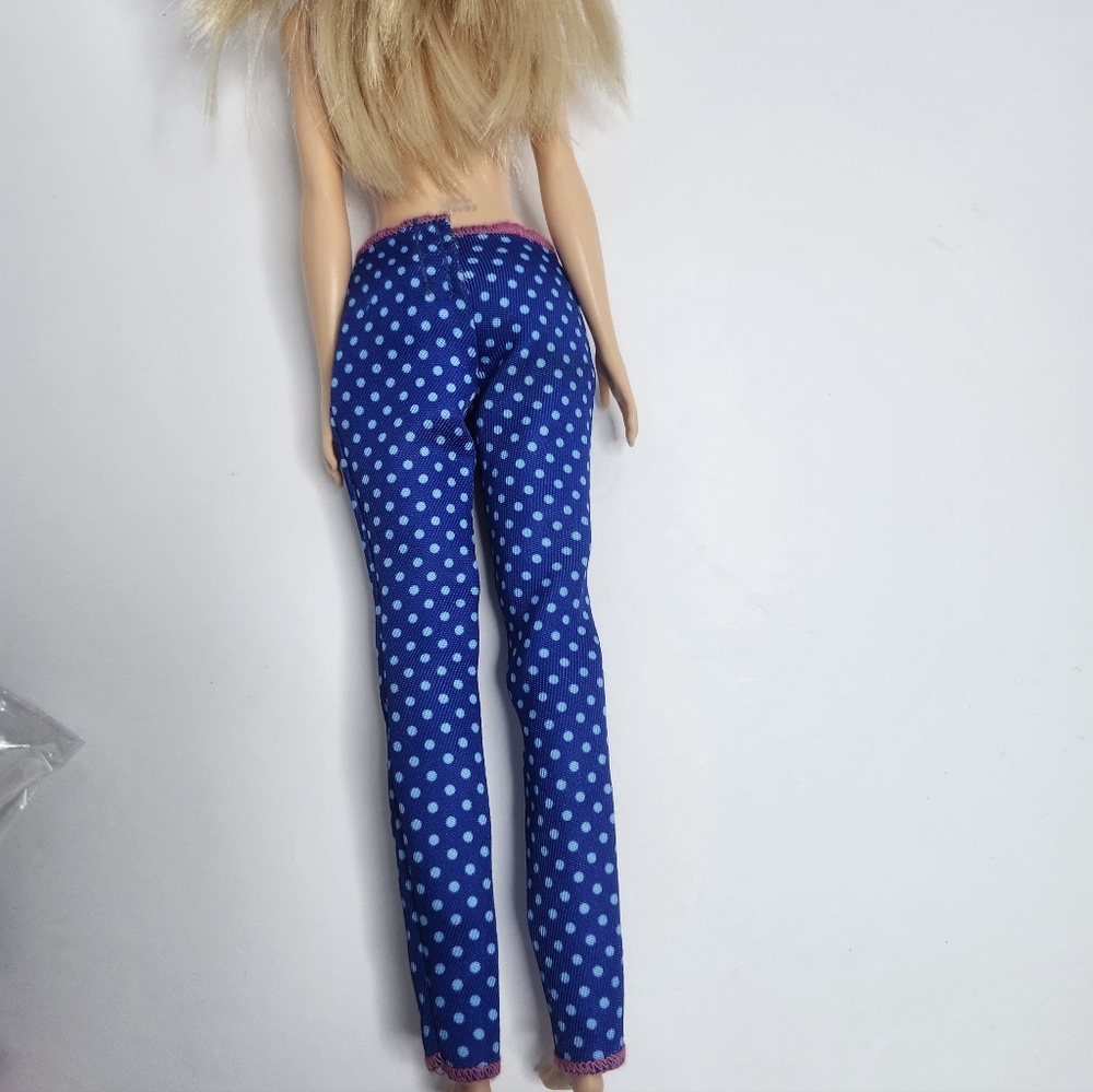 Barbie - Picture 7 of 10